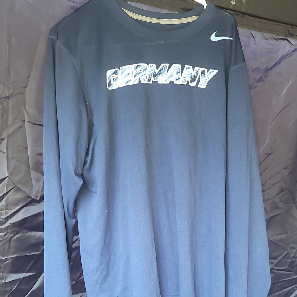 Nike Men's Dark Blue Long Sleeve Tee